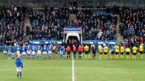 The players line up