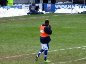 Armand Gnanduillet warms up