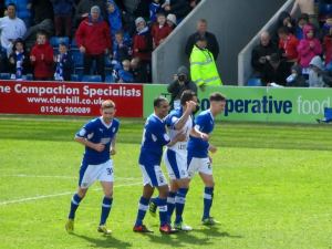 Richards unveils a shirt with the message "1 Jack Lester" 