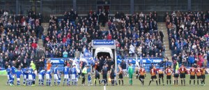 The two teams line up