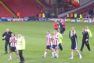 The United players thanks the fans for their support