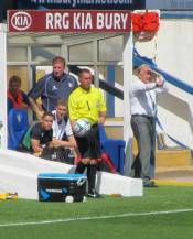 Kevin Blackwell shouts orders from the toucnline