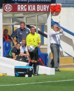 Kevin Blackwell shouts orders from the toucnline