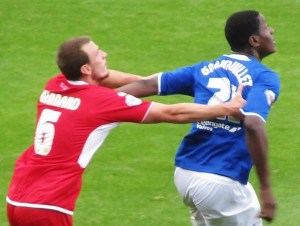 Winnard tries to hold off Gnanduillet