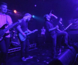 An electric performance from the band