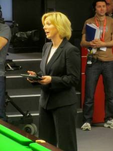 Hazel Irvine introduces the evening session