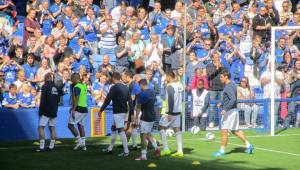 The Everton warm up